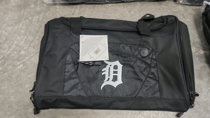 (6) Detroit Tigers Duffel Bags