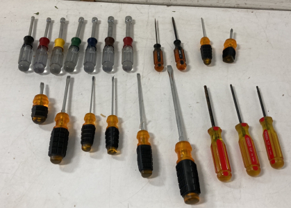 (20) Nut Drivers, Flat Head Screwdrivers, Phillips Head & Hex Head Screwdriver Sets