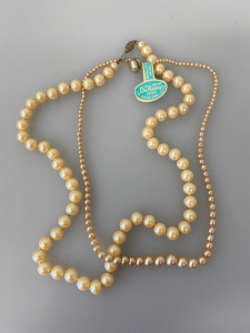 (2) Decorative Pearl Necklaces