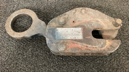 Renfroe Vertical Plate Lifting Clamp