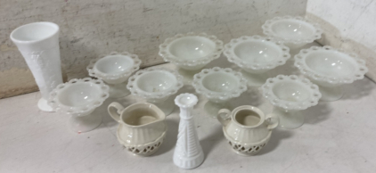 (13) Vintage Milk Glass Pieces