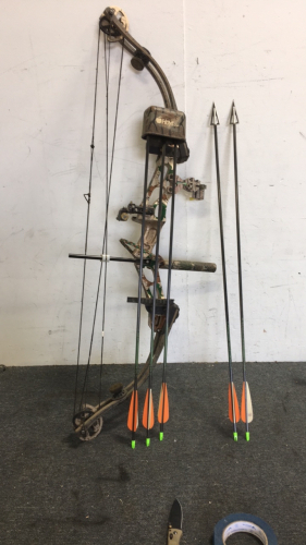 (1)Hoyt Deviator Compound Hunting Bow (5) Beman it’s 400 Arrows