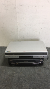 (1) Quasar Omnivision VHS Vcr (1) Zenith DVD VHS Player Combo