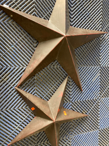 (2) Decoartive Stars