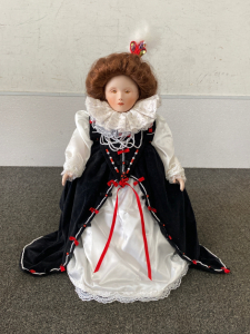 Franklin Heirloom Queen Elizabeth I Porcelain Doll