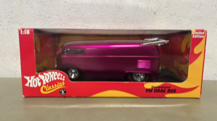 1:18 Scale Hot Wheels VW Drag Bus