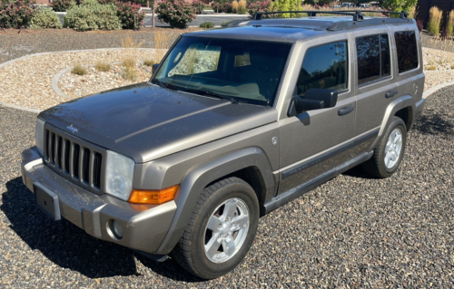 2006 Jeep Commander - 4x4!