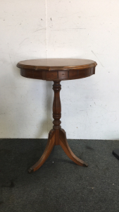 (1) Small Vintage Side Table With Claw Feet