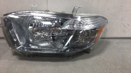 2009 Toyota Highlander Driver Side Headlight