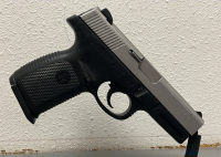 Smith & Wesson SW40VE .40 S&W Semi Auto Pistol &mdash; PDB1433