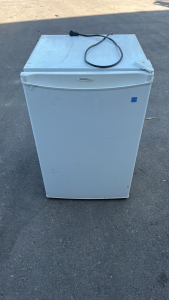 Danby 20.5" W x 20.75" D x 32.5" H Refrigerator (Powers On)