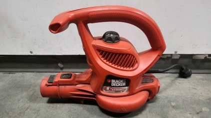 Black & Decker Leafhog Blower W/ Accessories