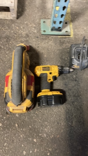 DeWalt drill and portable vacuum with charger