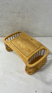26" W x 15" D x 8.5" Reading Tray