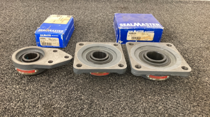 (3) SealMaster Ball Bearing Flange Units