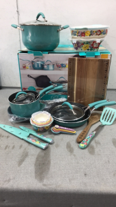 Pioneer Woman Kitchen Set