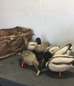 (1) Higdon Outdoors Decoy Bag (5) Duck Decoys