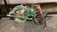 Skilsaw worm drive saw