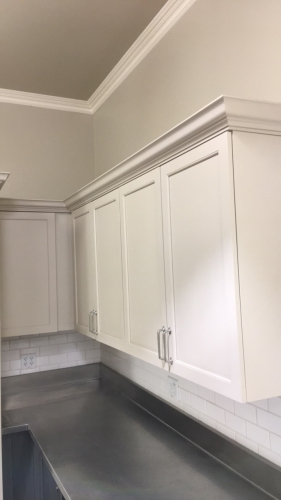 Set Of (5) Tan Cupboards With Crown Molding