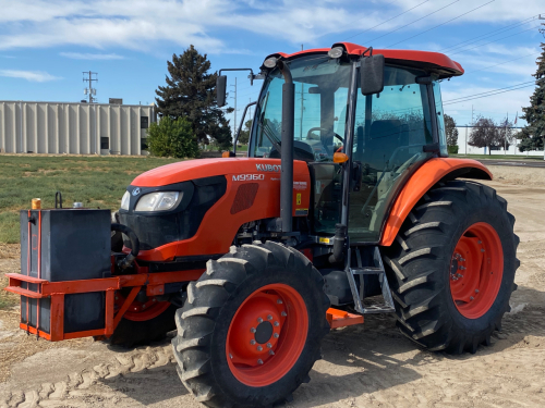 Kubota M9960 Tractor w/Hydraulic Kit - 2000 Hours!