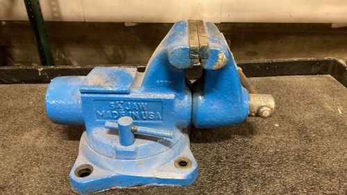 5 1/2 inch Jaw vise