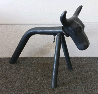 Metal Pipe "Bull" Decor