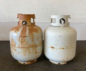 (2) 18&rdquo; Propane Tanks