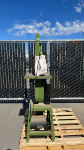 Central Machinery 14" Wood Cutting Band Saw (Powers On)