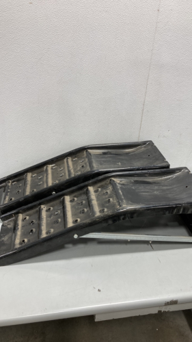 (2) Black Single Tire Ramp