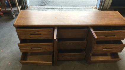 (12) Drawer Dresser