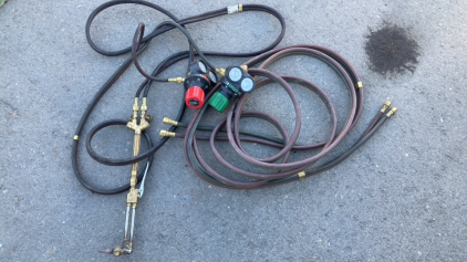 Pressure hose and gauge