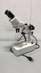 Compact Multi-Lens Stereo Microscope