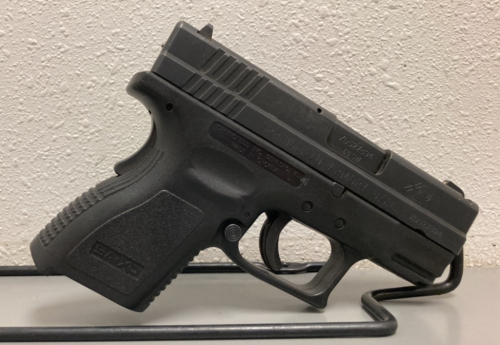 Springfield XD-40 .40 SW Pistol — XD527894