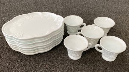 (13) Piece Dish Set