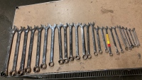 Set of metric wrenches