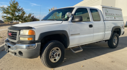 2005 GMC Sierra 2500 - 4x4