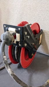 Wall Mount Air Hose Reel w/Hose