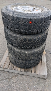 (4) Jeep M+S P235/75R15 Tires