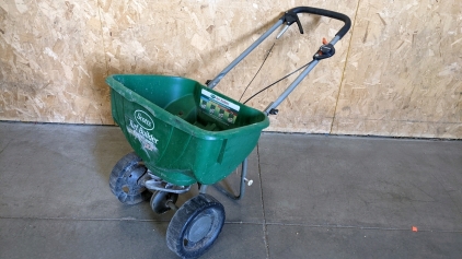 Scotts Broadcast Spreader w/Edge Guard