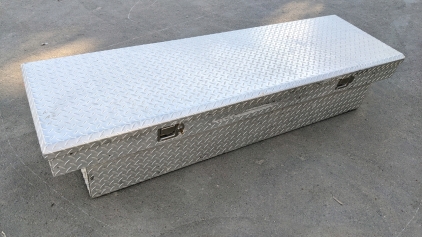 70" Pickup Bed Toolbox w/Key