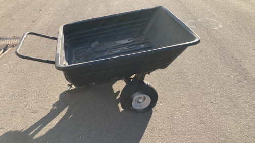 Trailer/ wheelbarrow with hitch