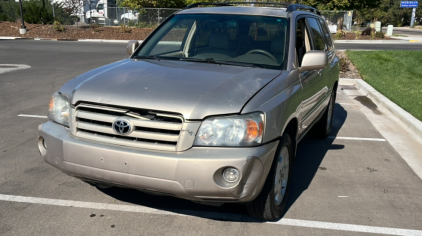 2006 Toyota Highlander - AWD - Sunroof!