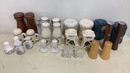 (13) Different Sets of Salt and Pepper Shakers