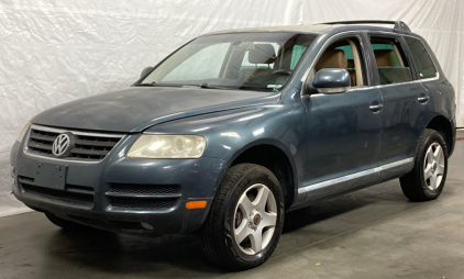 2005 Volkswagen Touareg - Leather - Sunroof