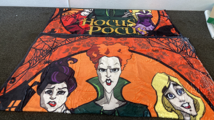 (2) Hocus Pocus Fleece Throw Blankets