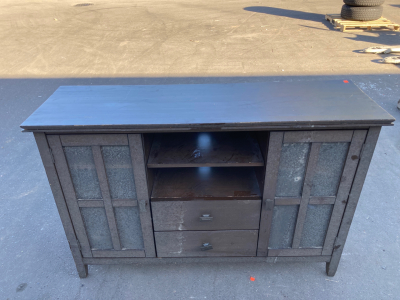 Entertainment center