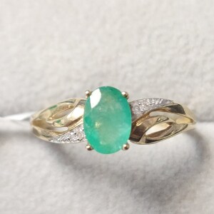 $1325 10K Emerald(1ct) Diamond(0.02ct) Ring