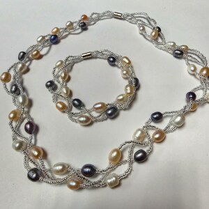 $200 Fresh Water Pearl 18" Neckalce And Bracelet 7.5" Necklace