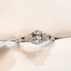 $1905 10K Aquamarine(1ct) 6 Diamonds (.20Ct, I1-I3, F-G) Ring
