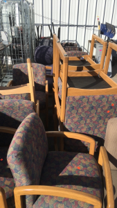 (25) Offce Waiting Room Chairs